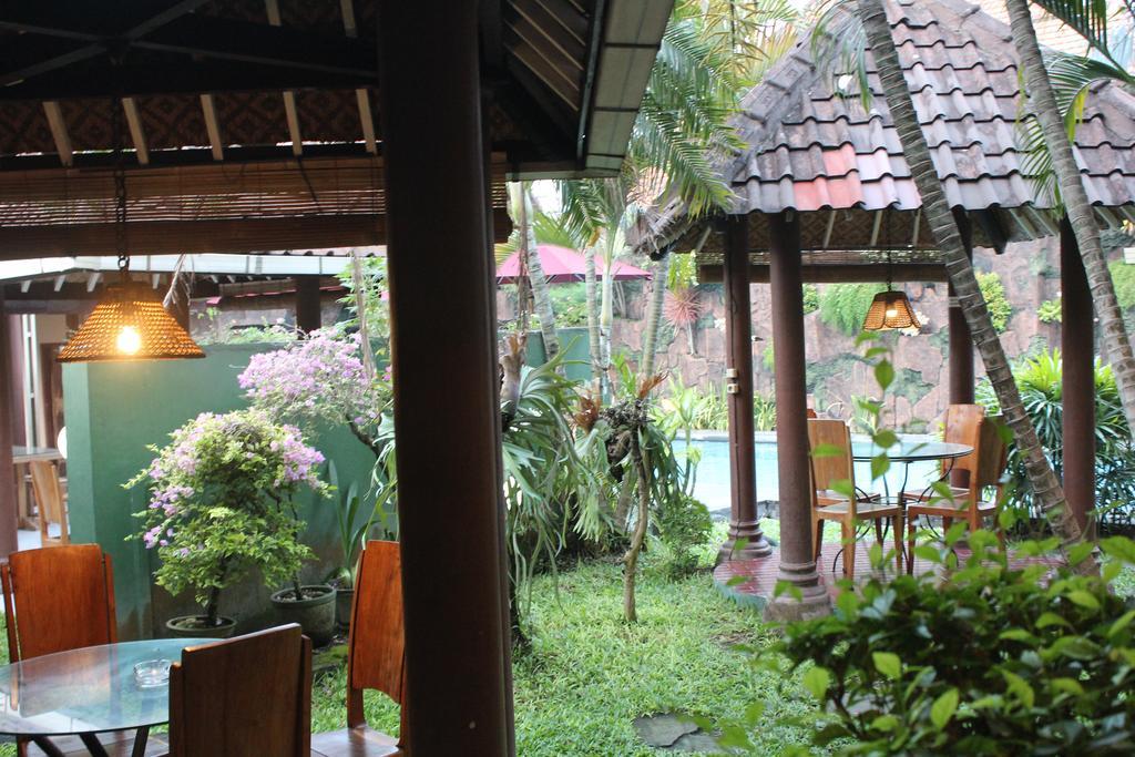 Prambanan Guesthouse Yogyakarta Exterior photo